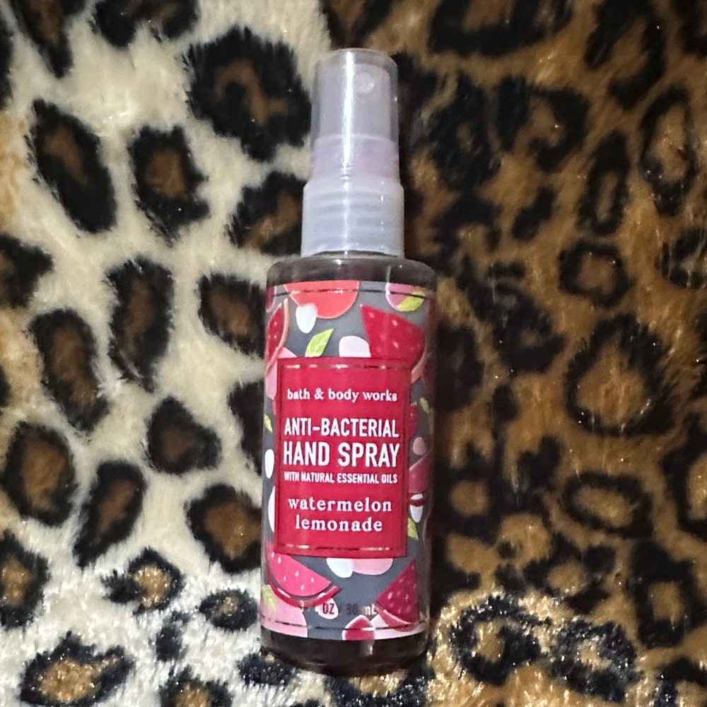 Bath & Body Works Watermelon Lemonade Anti-Bacterial Hand Spray — Red & Pink